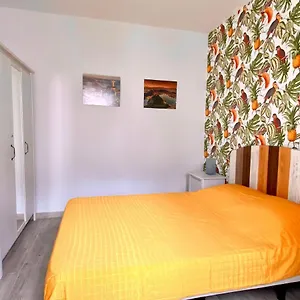 Town House With Patio In Quiet Residential Area 10 Min From Chalet